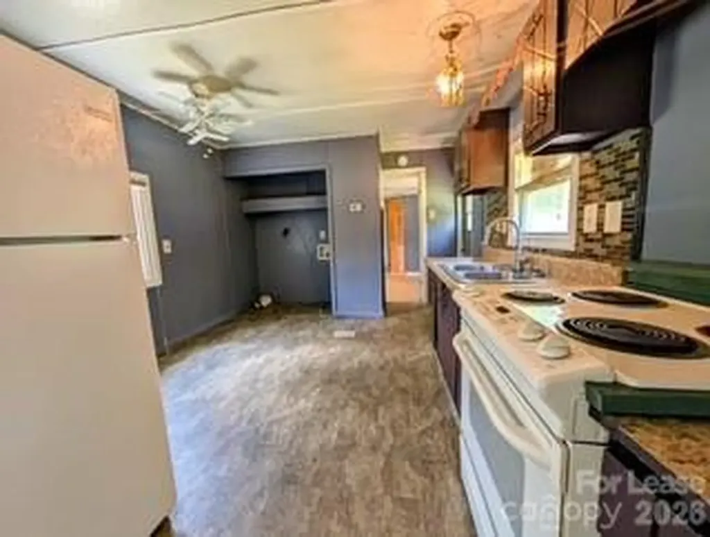 3932 Oakwood Circle Iron Station NC 28080