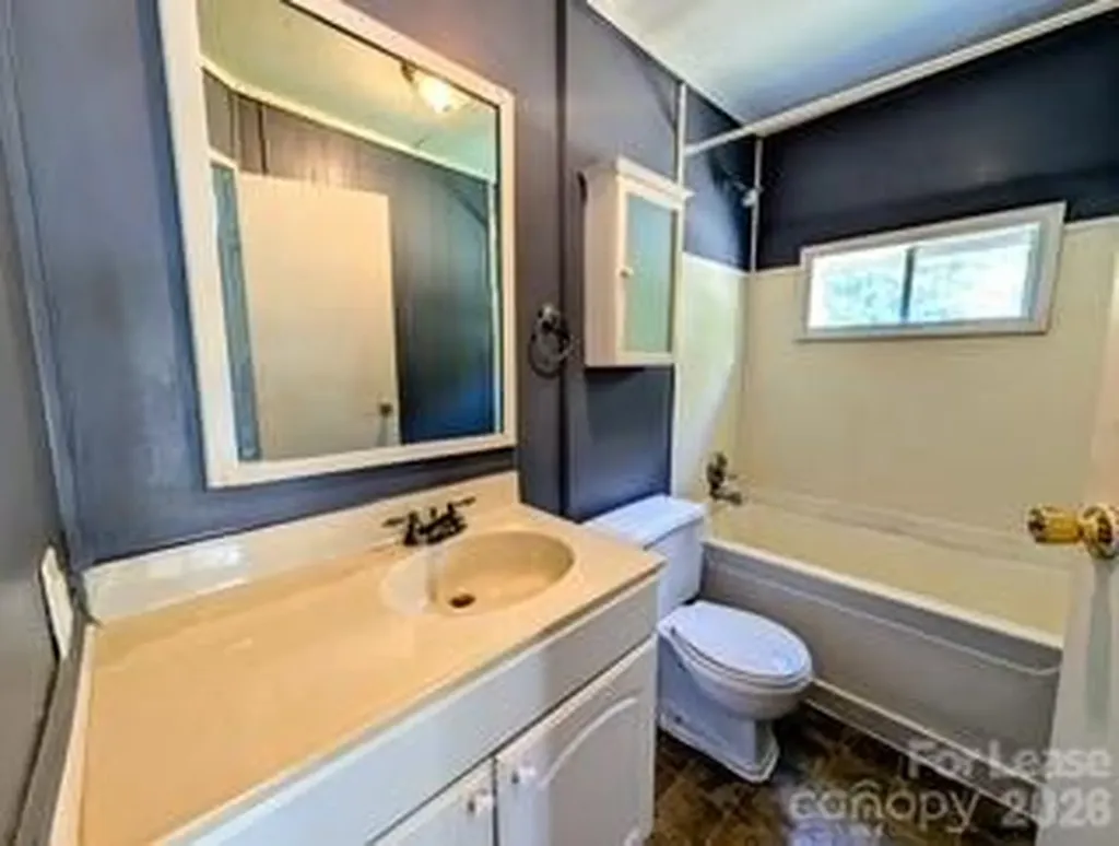 3932 Oakwood Circle Iron Station NC 28080