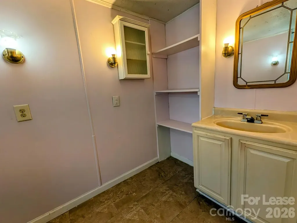 3932 Oakwood Circle Iron Station NC 28080