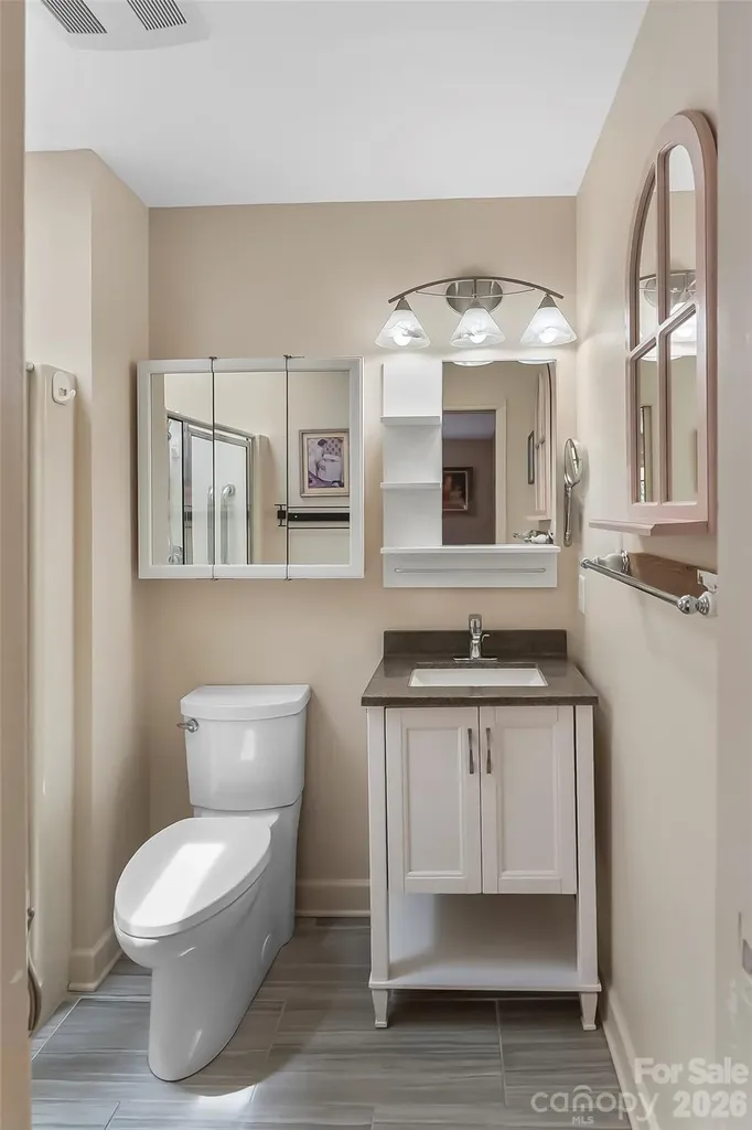 137 Exeter Court Hendersonville NC 28791