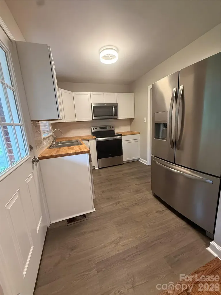 153 15th Avenue NW Hickory NC 28601