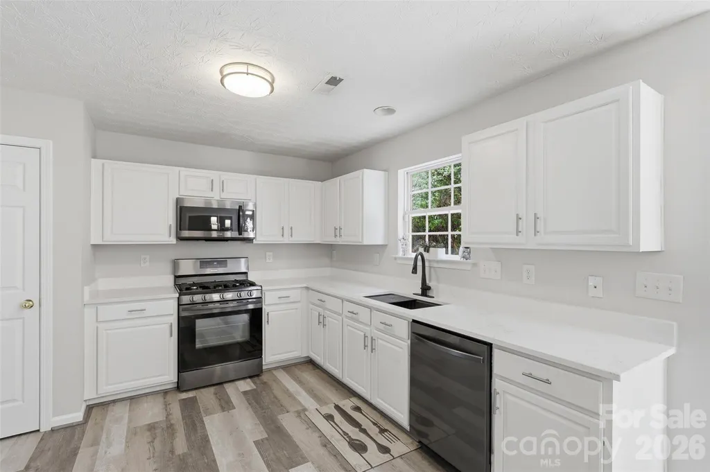 4923 Eagle Creek Drive Charlotte NC 28269