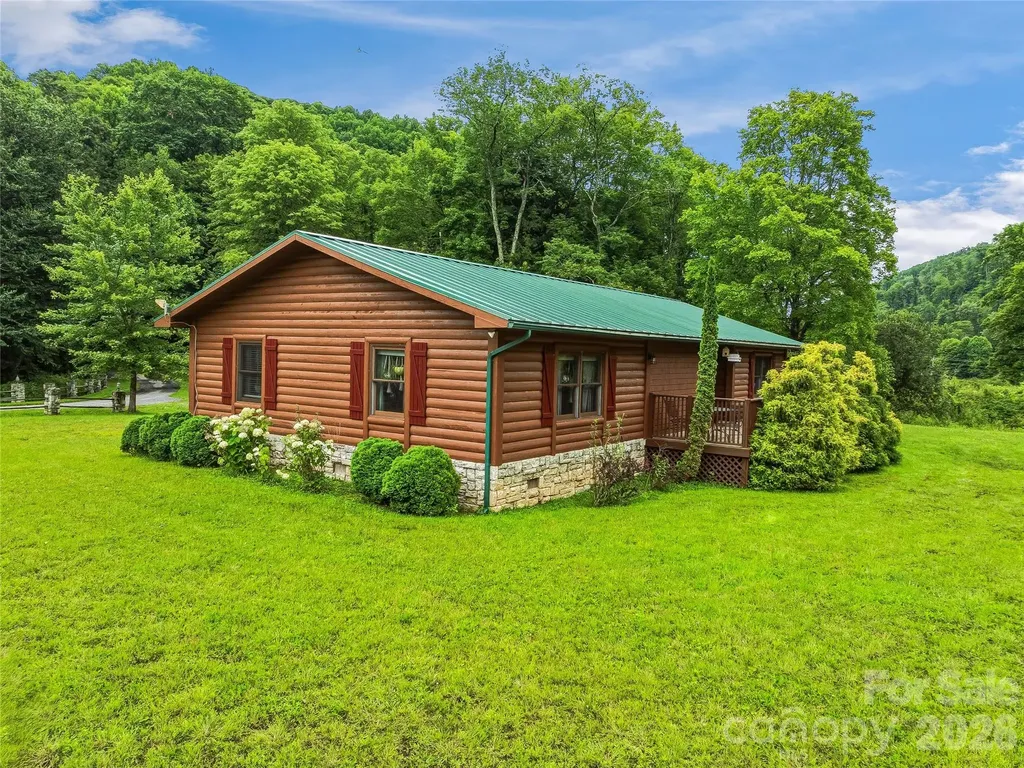 961 Wilson Branch Road Mars Hill NC 28754