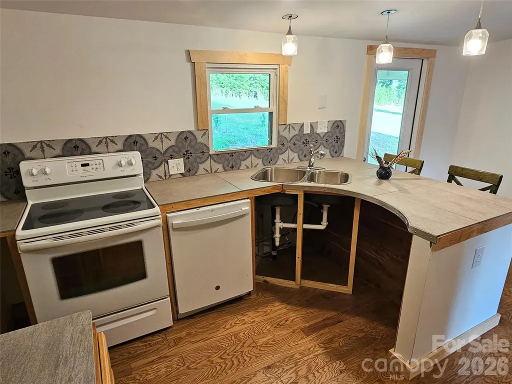 516 John Swofford Road Nebo NC 28761
