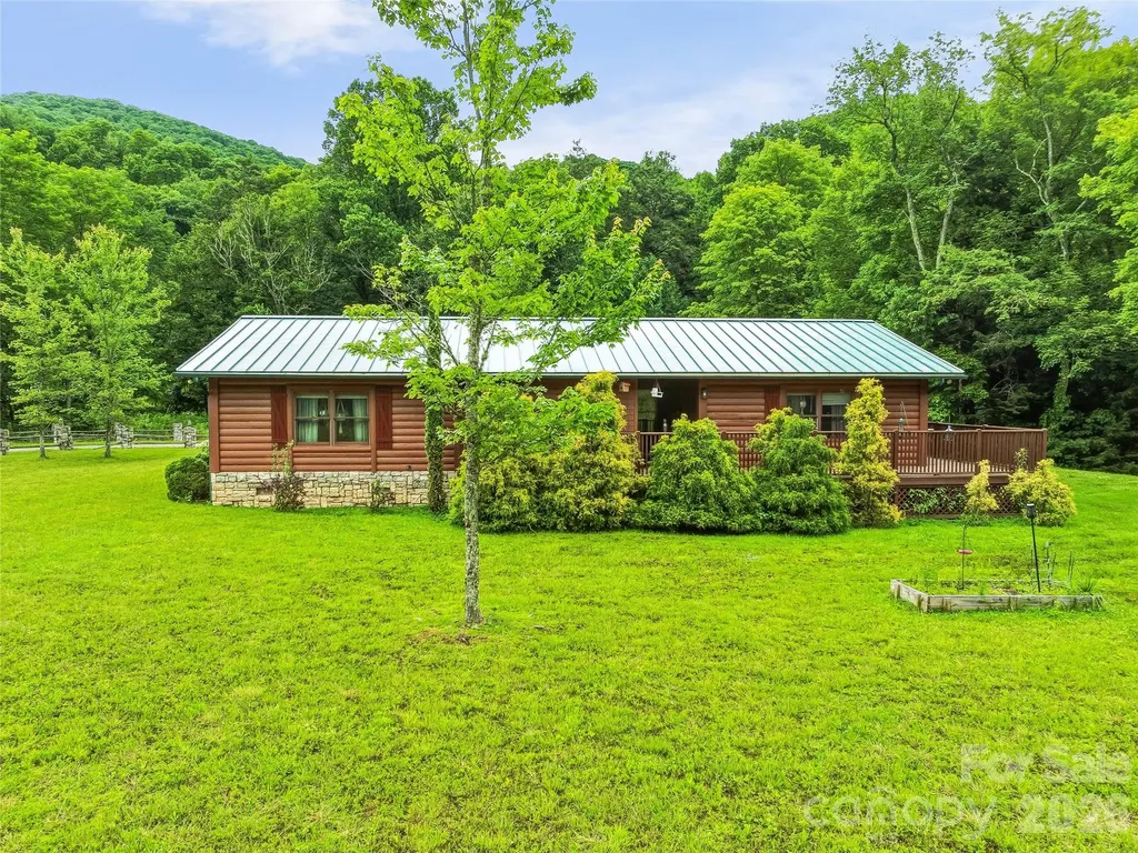 961 Wilson Branch Road Mars Hill NC 28754
