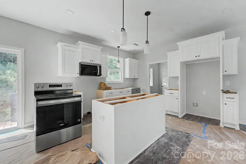 60 Charlotte Street Franklin NC 28734
