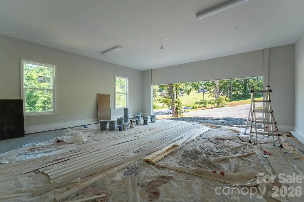 60 Charlotte Street Franklin NC 28734