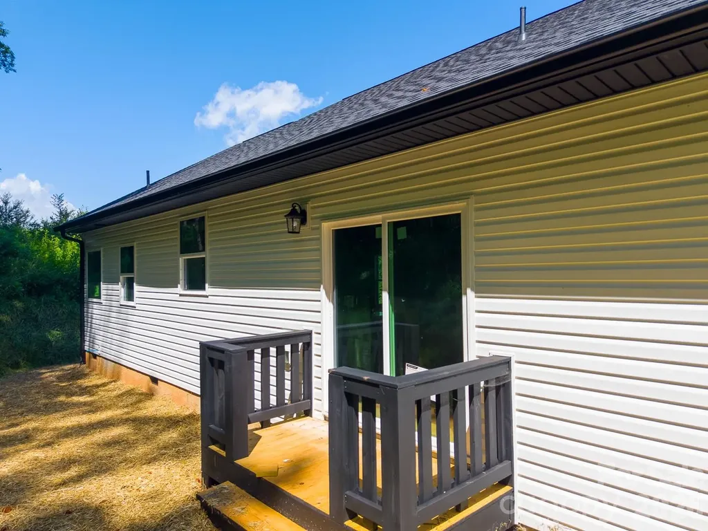 60 Charlotte Street Franklin NC 28734