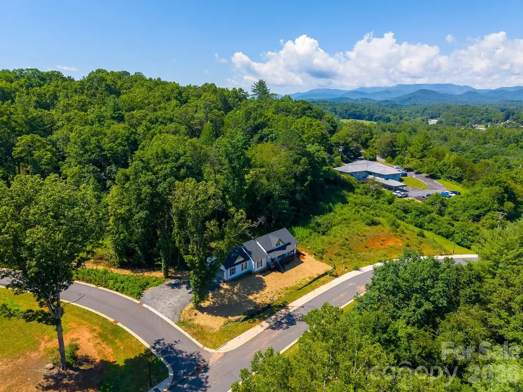 60 Charlotte Street Franklin NC 28734