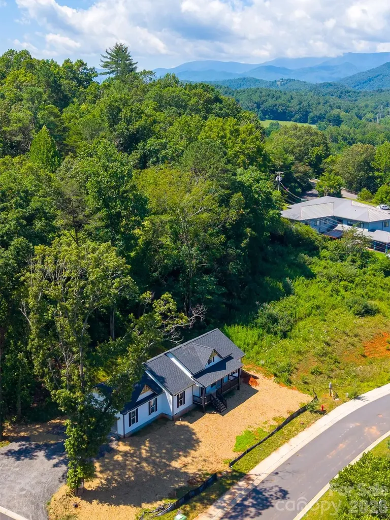 60 Charlotte Street Franklin NC 28734