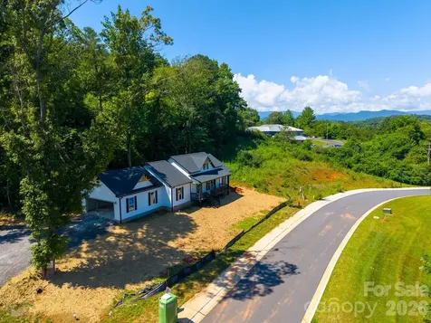 60 Charlotte Street Franklin NC 28734