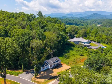 60 Charlotte Street Franklin NC 28734