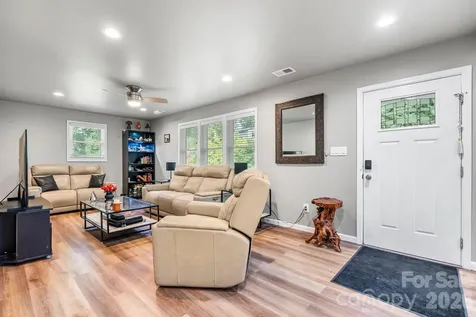 422 Arlington Circle NW Lenoir NC 28645