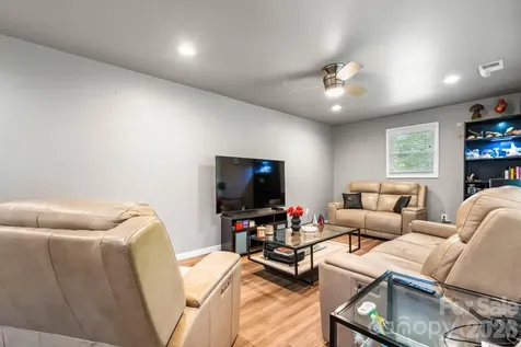 422 Arlington Circle NW Lenoir NC 28645