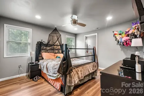 422 Arlington Circle NW Lenoir NC 28645