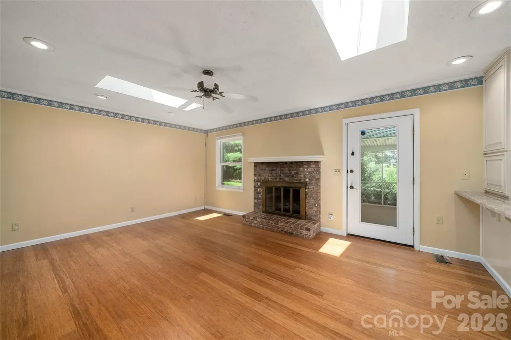 15 Carriage Court Hendersonville NC 28791