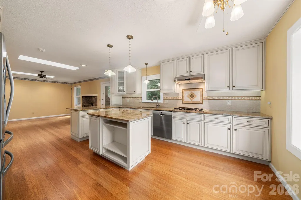 15 Carriage Court Hendersonville NC 28791