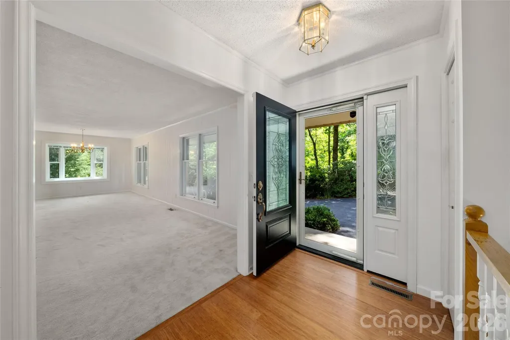 15 Carriage Court Hendersonville NC 28791