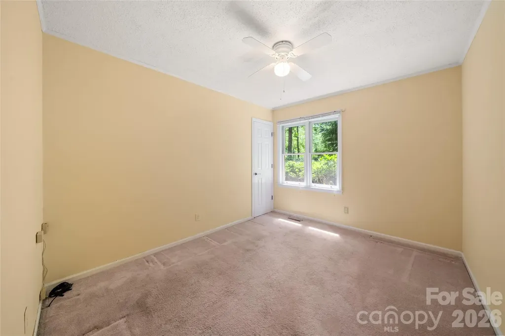 15 Carriage Court Hendersonville NC 28791