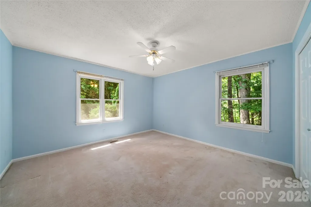 15 Carriage Court Hendersonville NC 28791