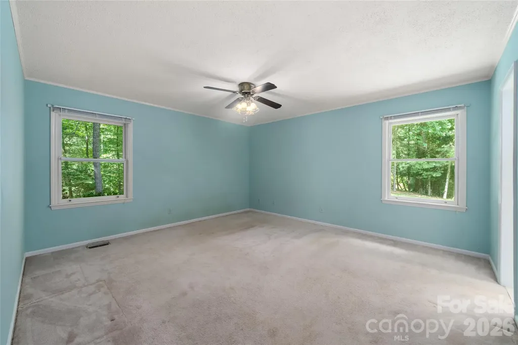 15 Carriage Court Hendersonville NC 28791