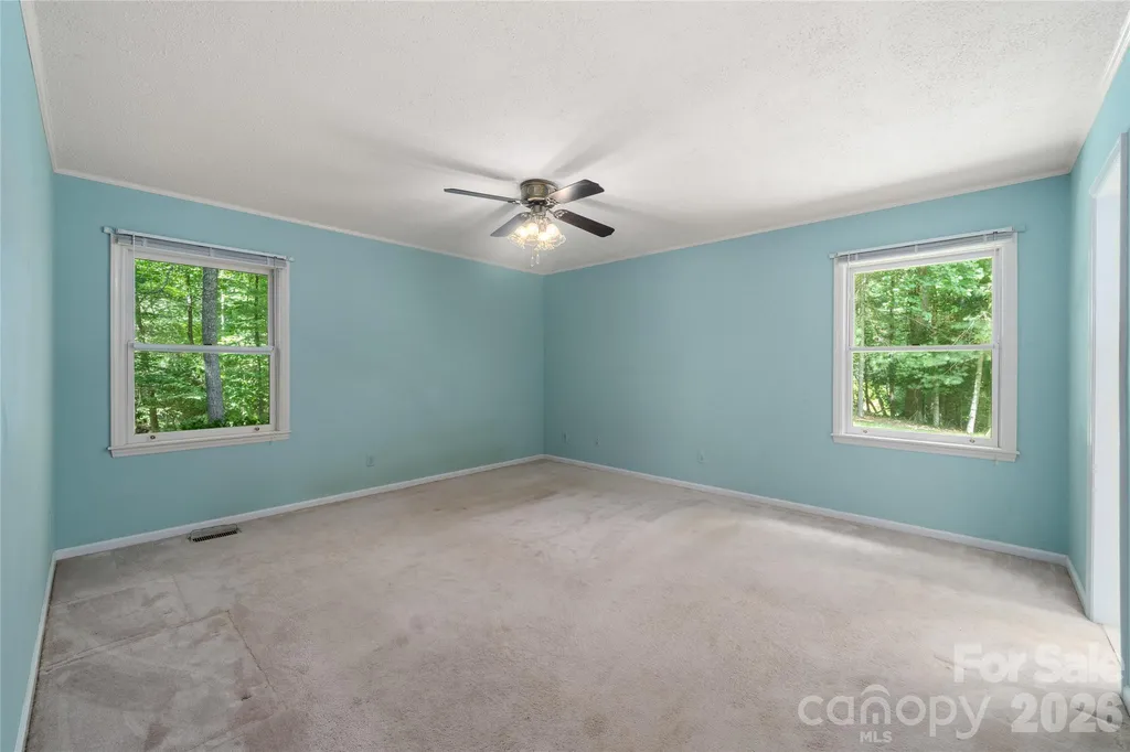 15 Carriage Court Hendersonville NC 28791