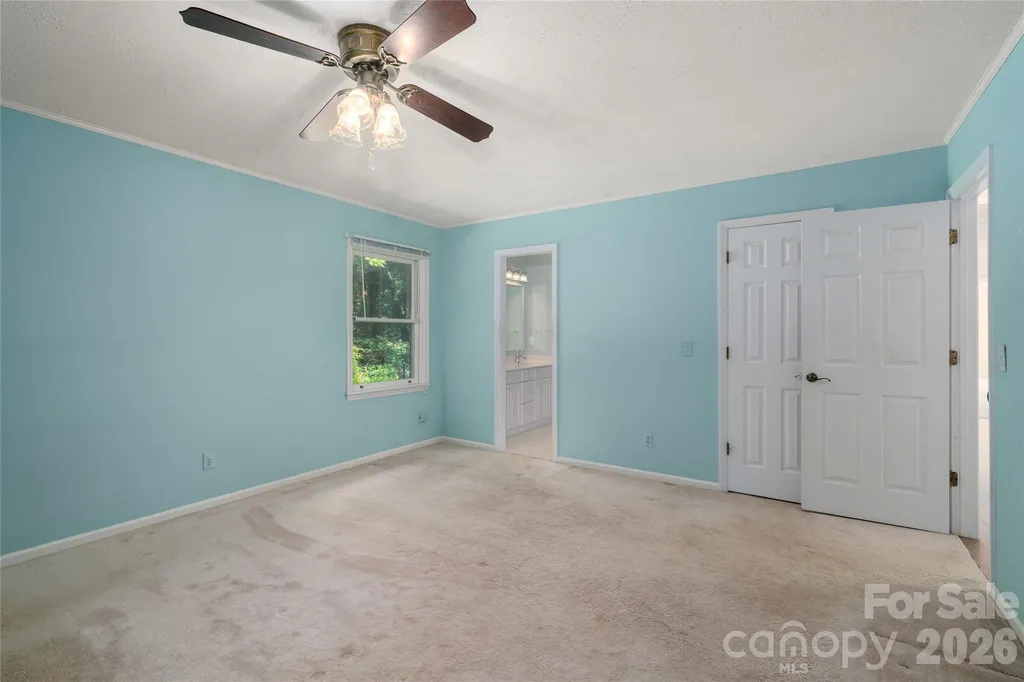 15 Carriage Court Hendersonville NC 28791