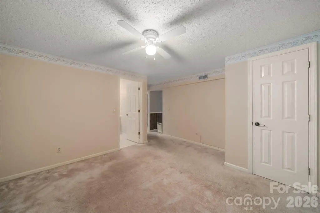 15 Carriage Court Hendersonville NC 28791
