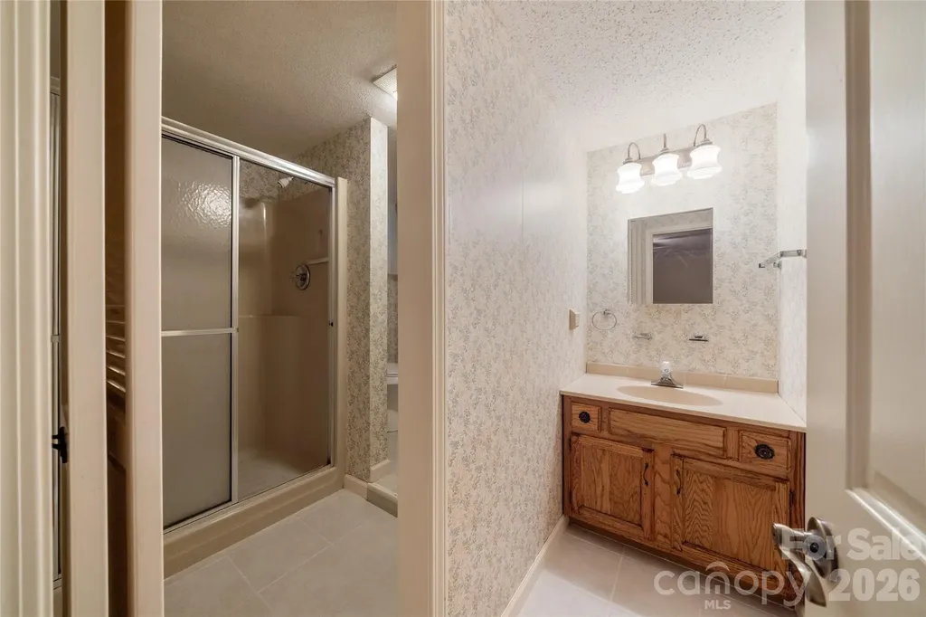15 Carriage Court Hendersonville NC 28791