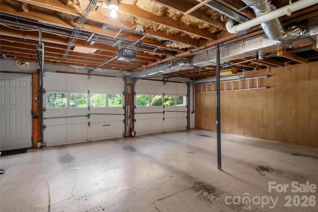 15 Carriage Court Hendersonville NC 28791