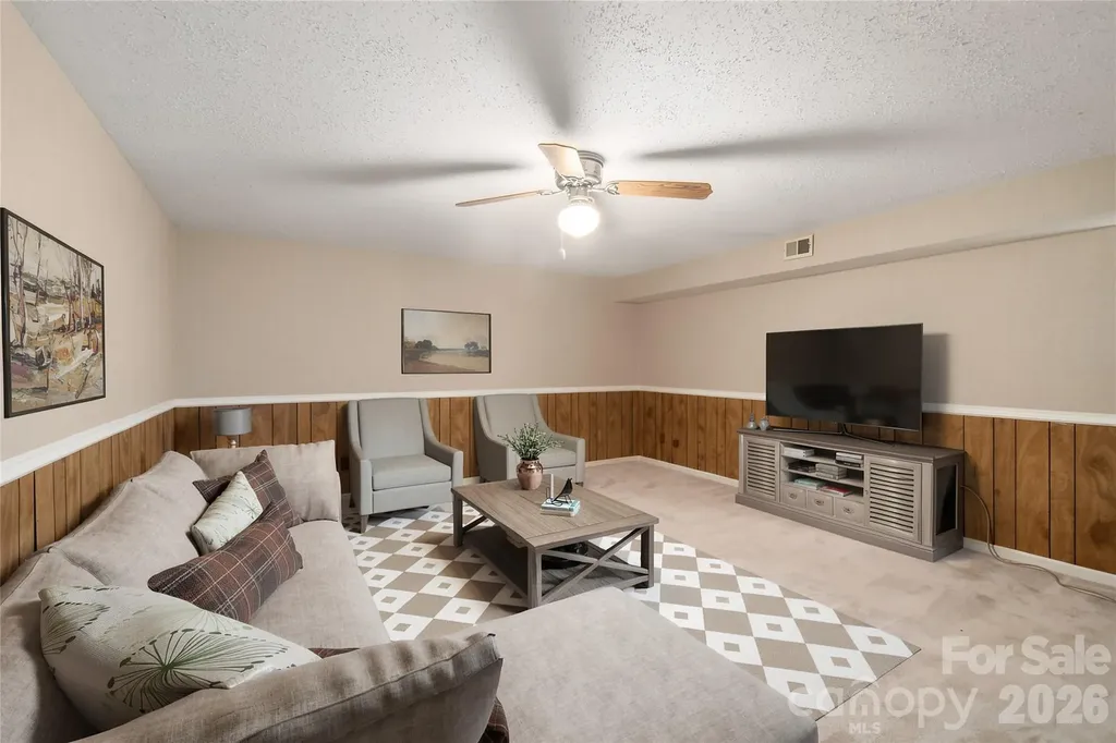 15 Carriage Court Hendersonville NC 28791