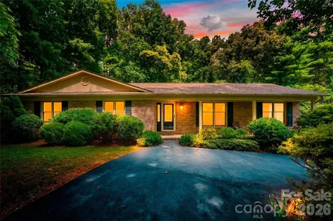 15 Carriage Court Hendersonville NC 28791