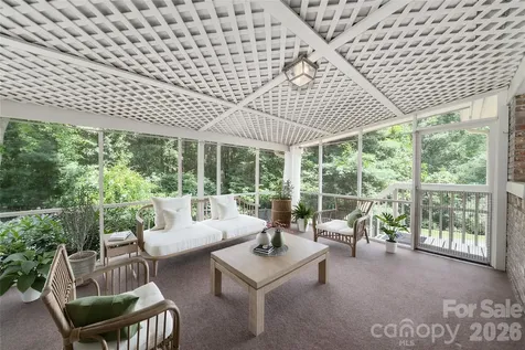 15 Carriage Court Hendersonville NC 28791