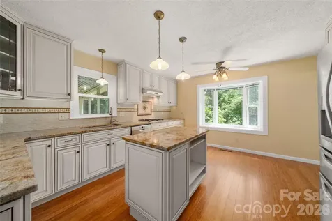 15 Carriage Court Hendersonville NC 28791