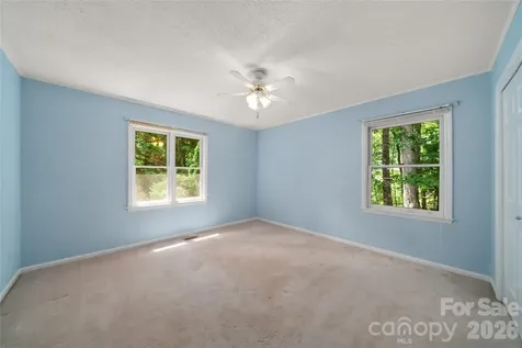 15 Carriage Court Hendersonville NC 28791