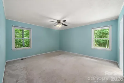 15 Carriage Court Hendersonville NC 28791