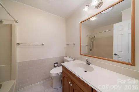 15 Carriage Court Hendersonville NC 28791