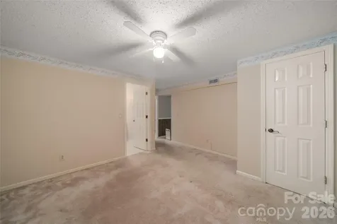 15 Carriage Court Hendersonville NC 28791