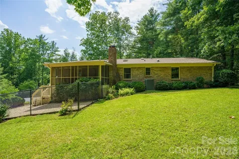 15 Carriage Court Hendersonville NC 28791