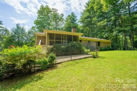 15 Carriage Court Hendersonville NC 28791