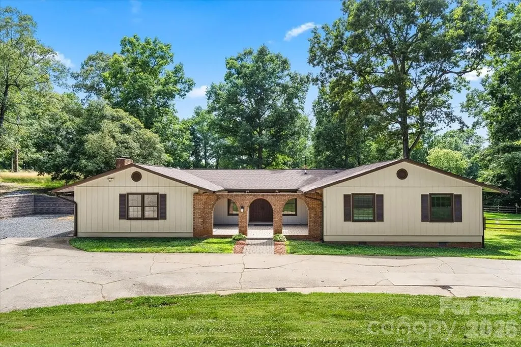 4024 Wandering Lane NE Hickory NC 28601