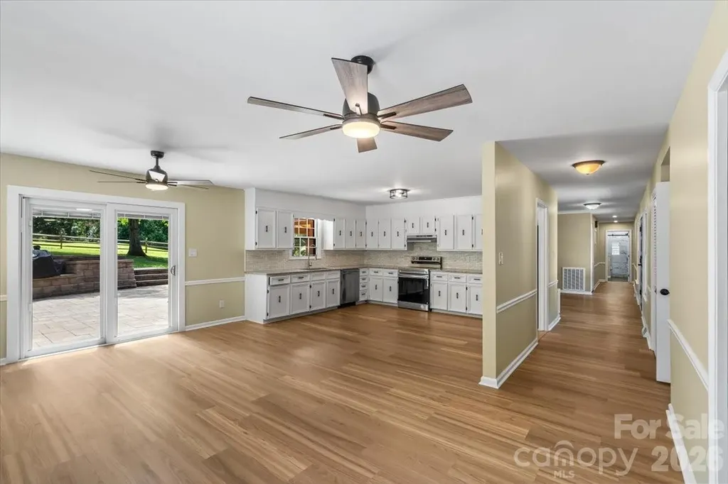 4024 Wandering Lane NE Hickory NC 28601