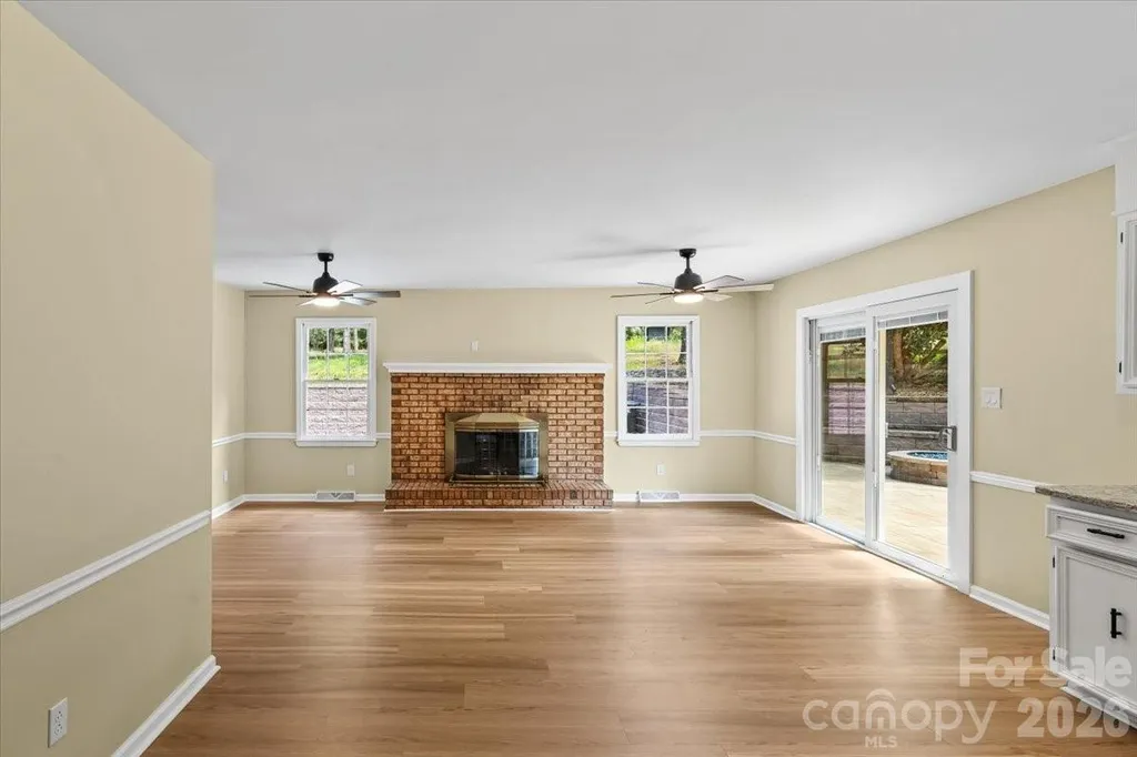 4024 Wandering Lane NE Hickory NC 28601