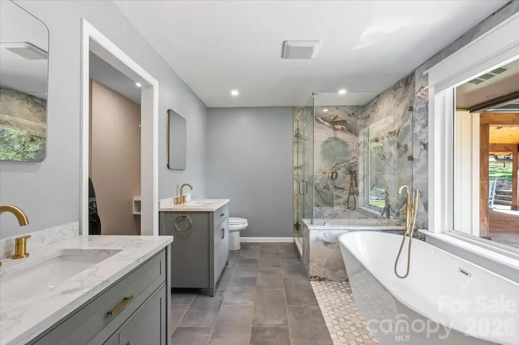 4024 Wandering Lane NE Hickory NC 28601
