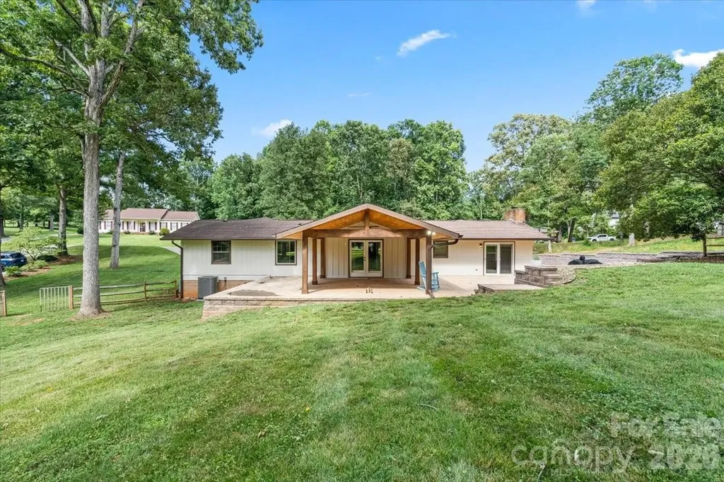 4024 Wandering Lane NE Hickory NC 28601