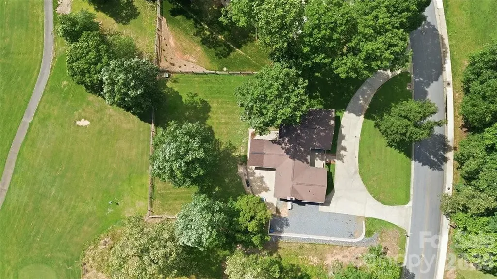 4024 Wandering Lane NE Hickory NC 28601
