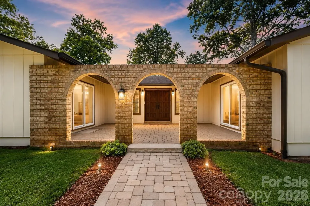 4024 Wandering Lane NE Hickory NC 28601