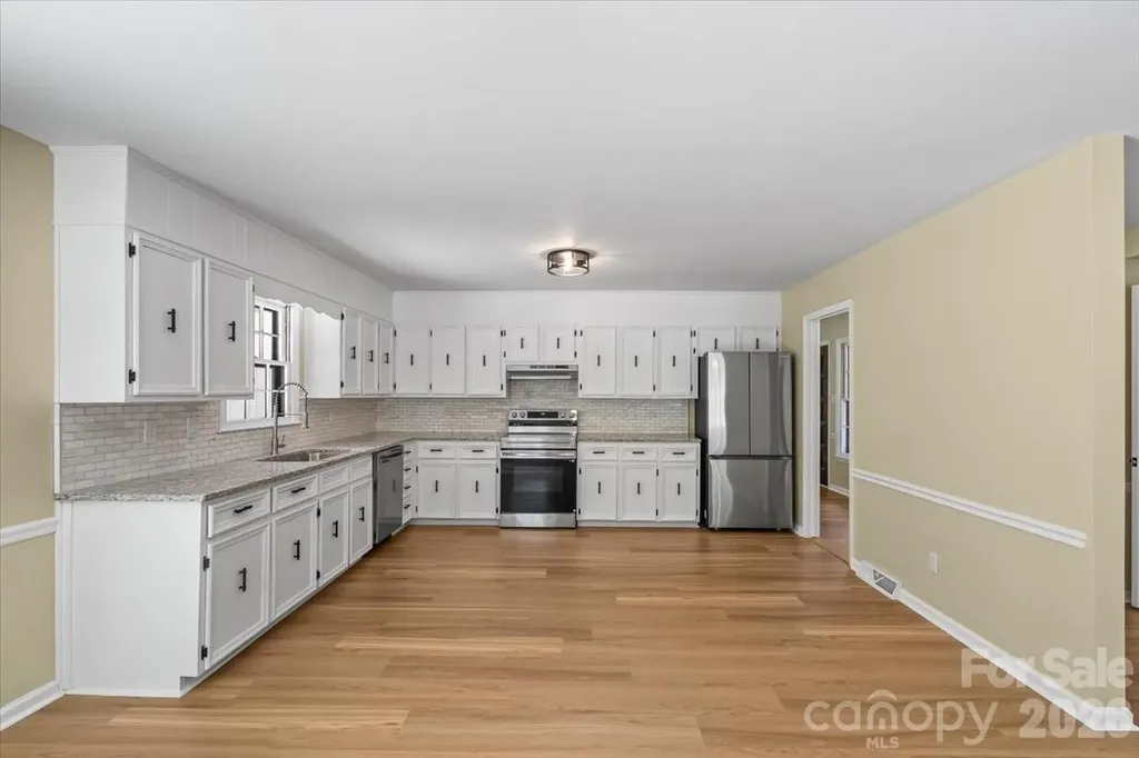 4024 Wandering Lane NE Hickory NC 28601
