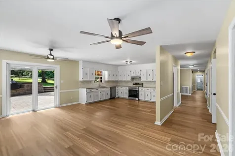 4024 Wandering Lane NE Hickory NC 28601