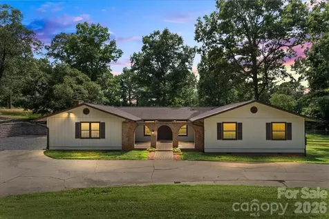 4024 Wandering Lane NE Hickory NC 28601